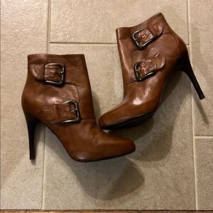 Donald Pliner Tan Leather Ankle heeled Boots with Buckles